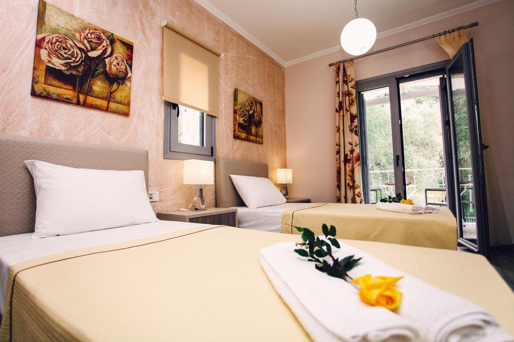 Ionian Diamond Villas Mikros Gialos Exterior foto